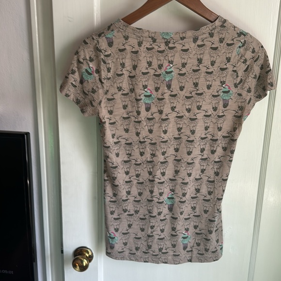 Bird print v-neck t-shirt - Picture 2 of 3